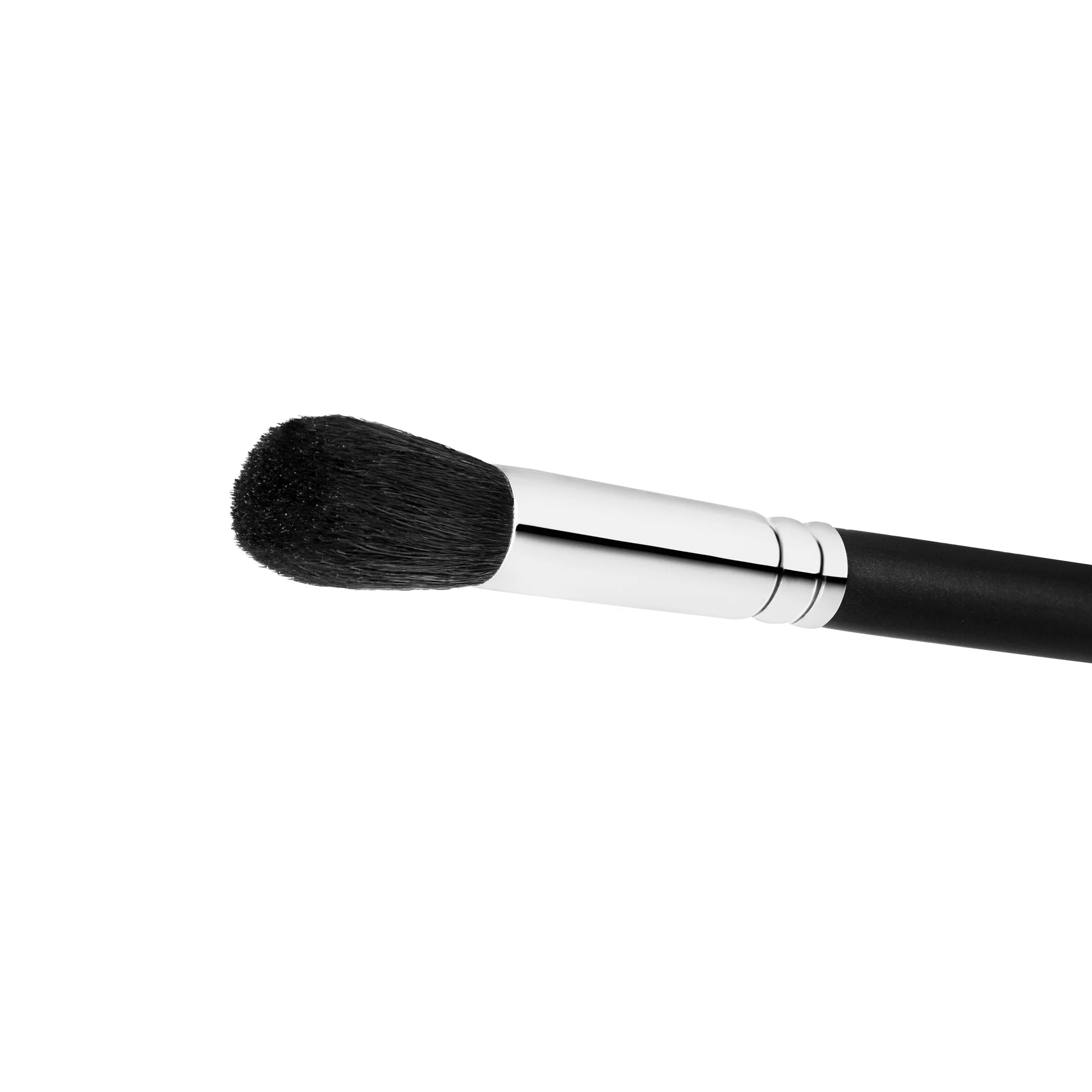 Mac 109 Synthetic Small Contour Brush - Image 2