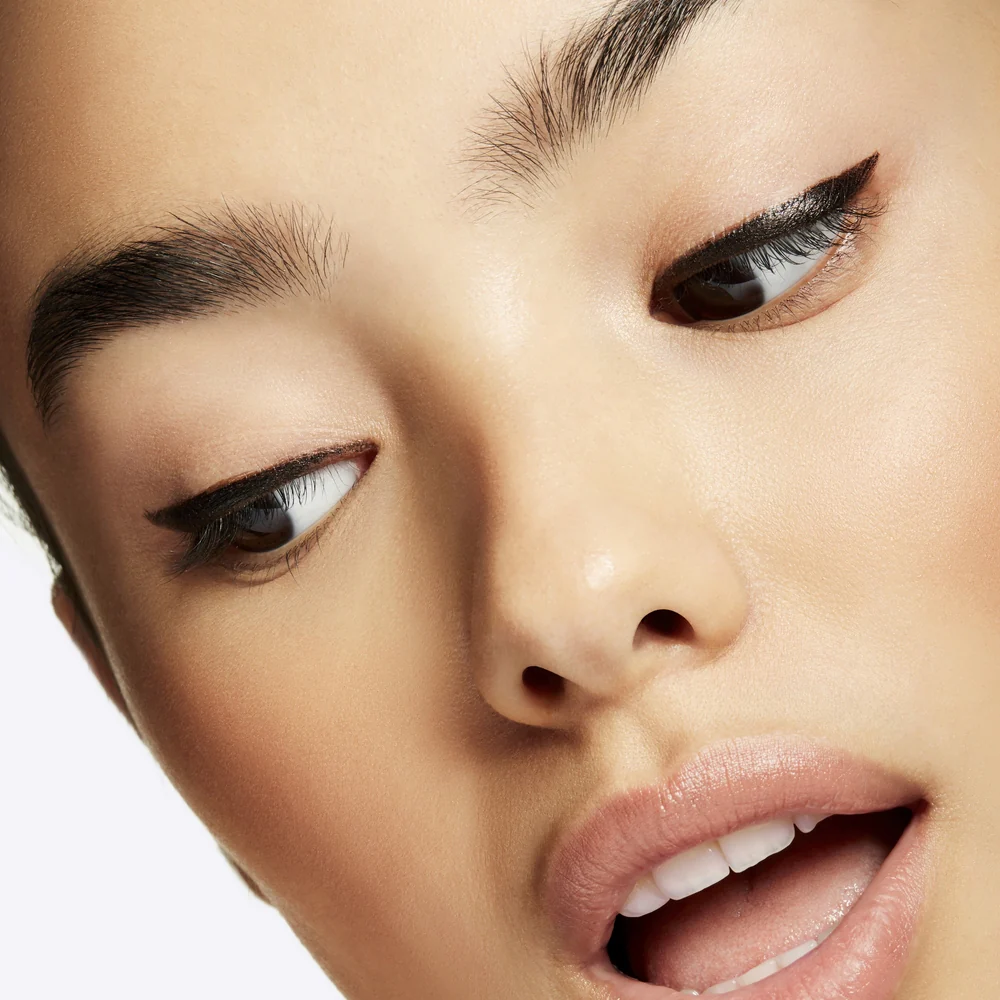 Mac Brushstroke 24-Hour Liner Brushbrown - Image 4