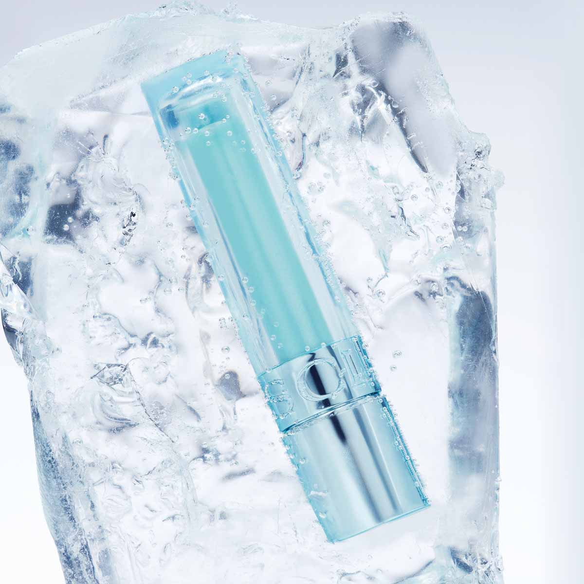 CLARINS Lip Oil Balm Cryo-Plumping - Image 3