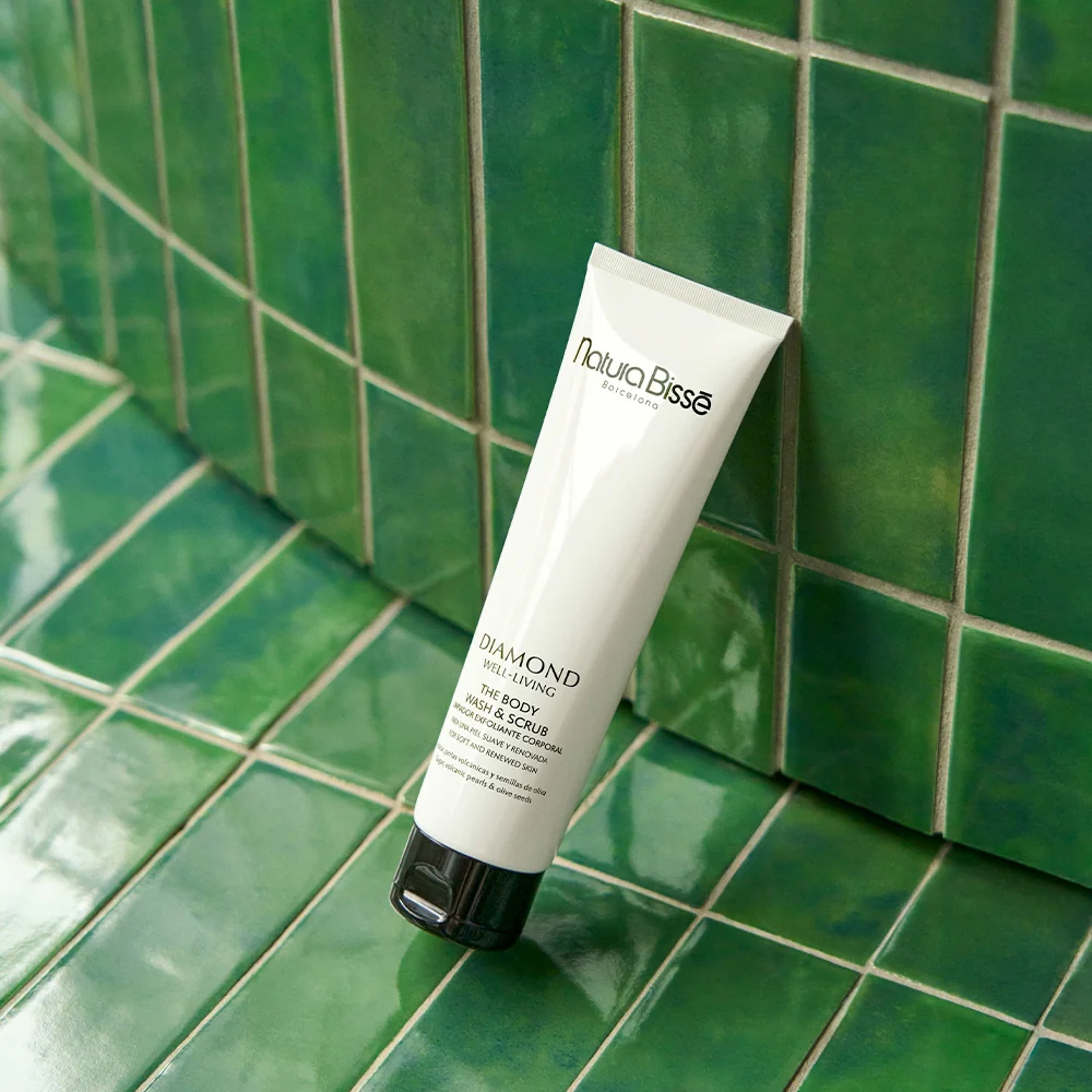 Natura Bissé Diamond Well-Living The Body Wash & Scrub 150 ml - Image 4
