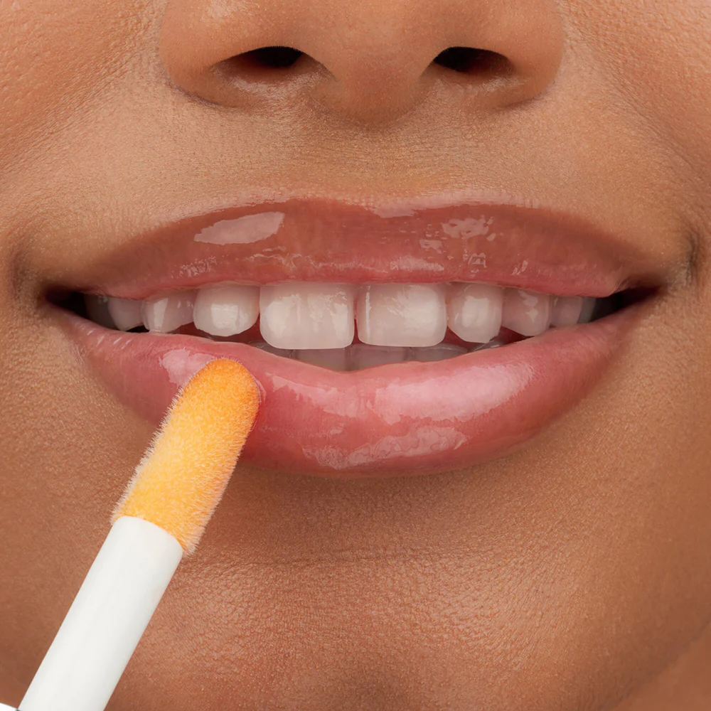Essence Hydra Kiss Lip Oil 02 Honey, Honey! - Image 5