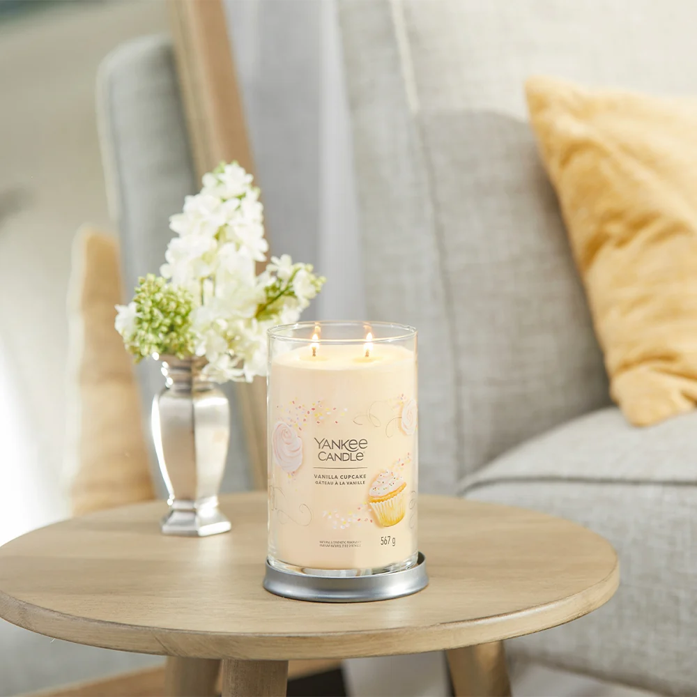 Yankee Candle Vanilla Cupcake Signature Tumbler - Image 6
